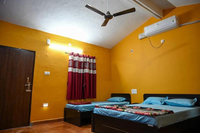 Hotel The Shadaxari Nilaya à Gokarna  Extérieur photo