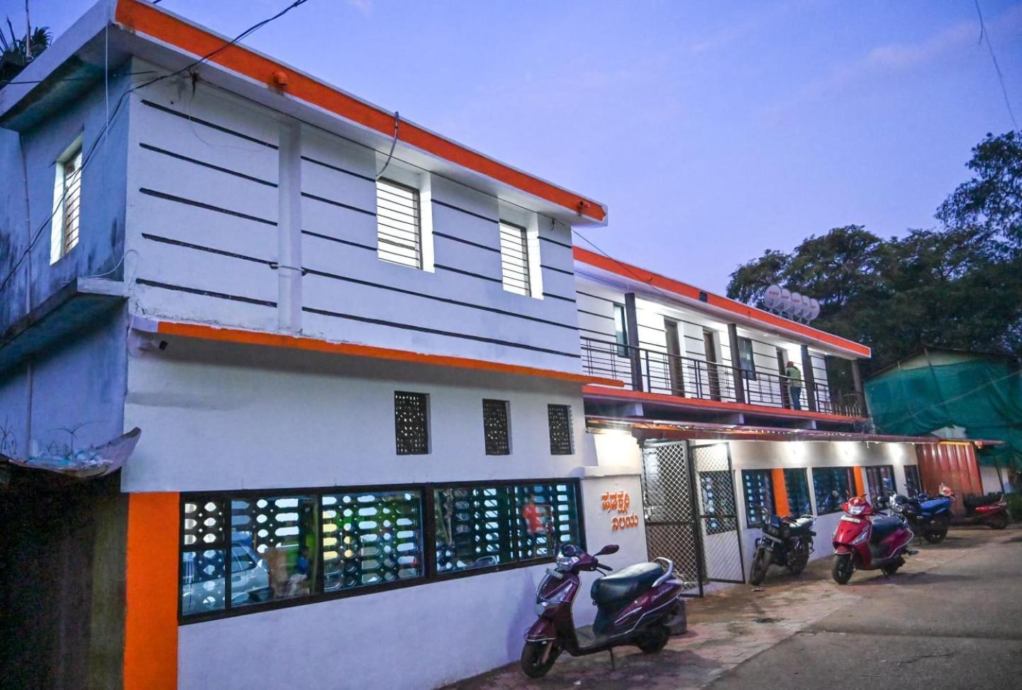 Hotel The Shadaxari Nilaya à Gokarna  Extérieur photo