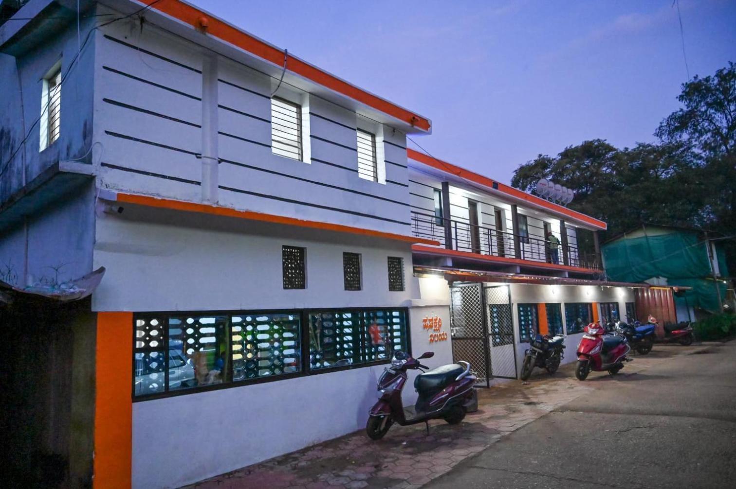 Hotel The Shadaxari Nilaya à Gokarna  Extérieur photo